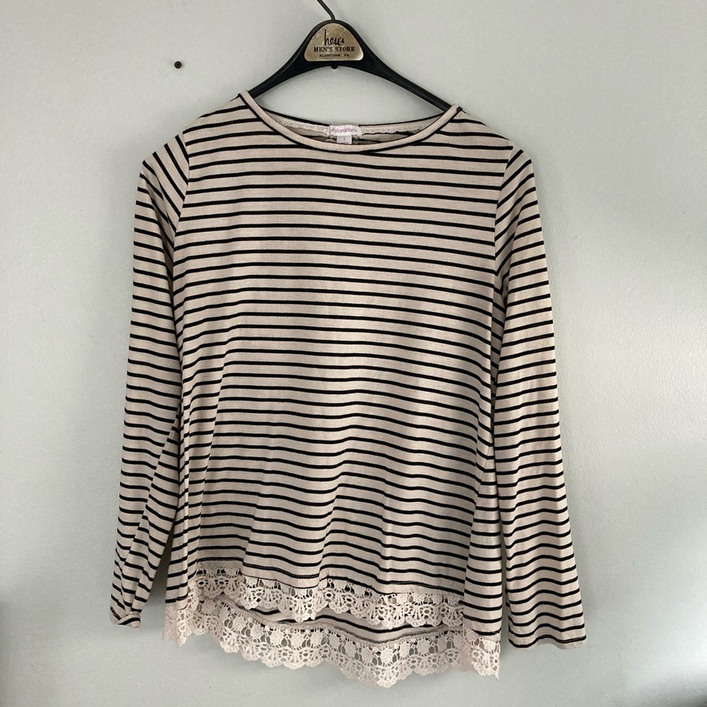 Black & white striped top